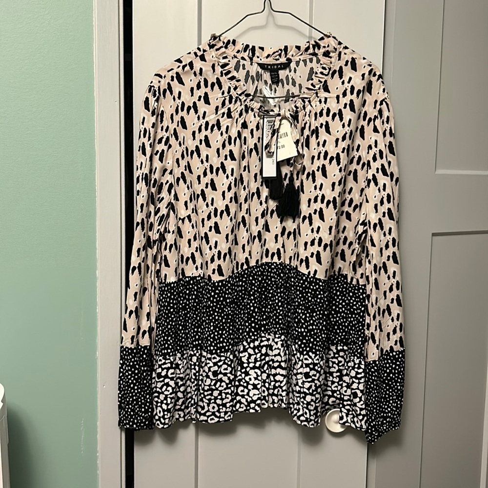 Tribal top